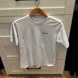 Patagonia Mens Responsibili-tee shirt White short sleeve Size S